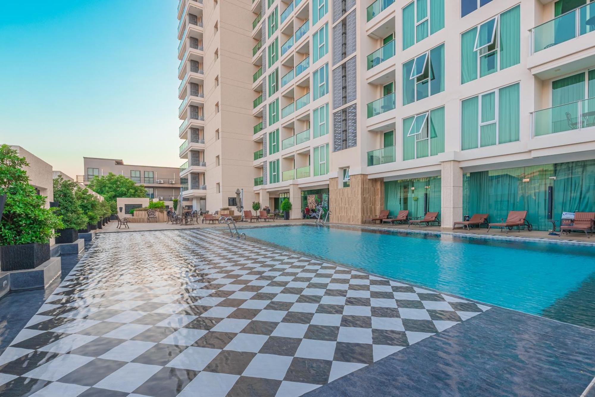 City Garden Tower By Pattaya Holiday Extérieur photo